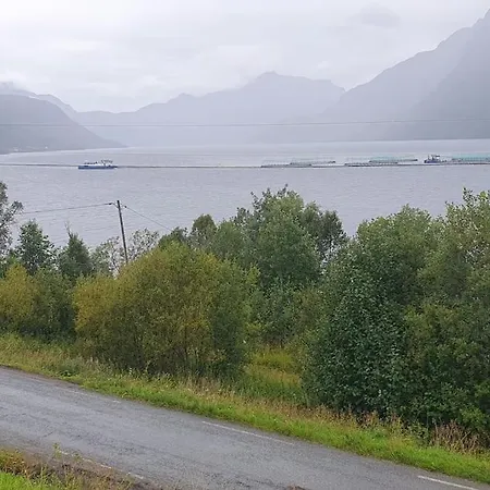 Feriehus Pa Hestnes, Casa de Férias Lavangen